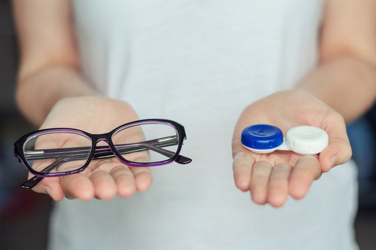 [Guides] Toric Contact Lenses vs Toric Glasses: Which Is Right for Your Lifestyle?