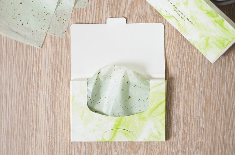 Face Oil Blotting Sheets with Green Tea – 110 Sheets